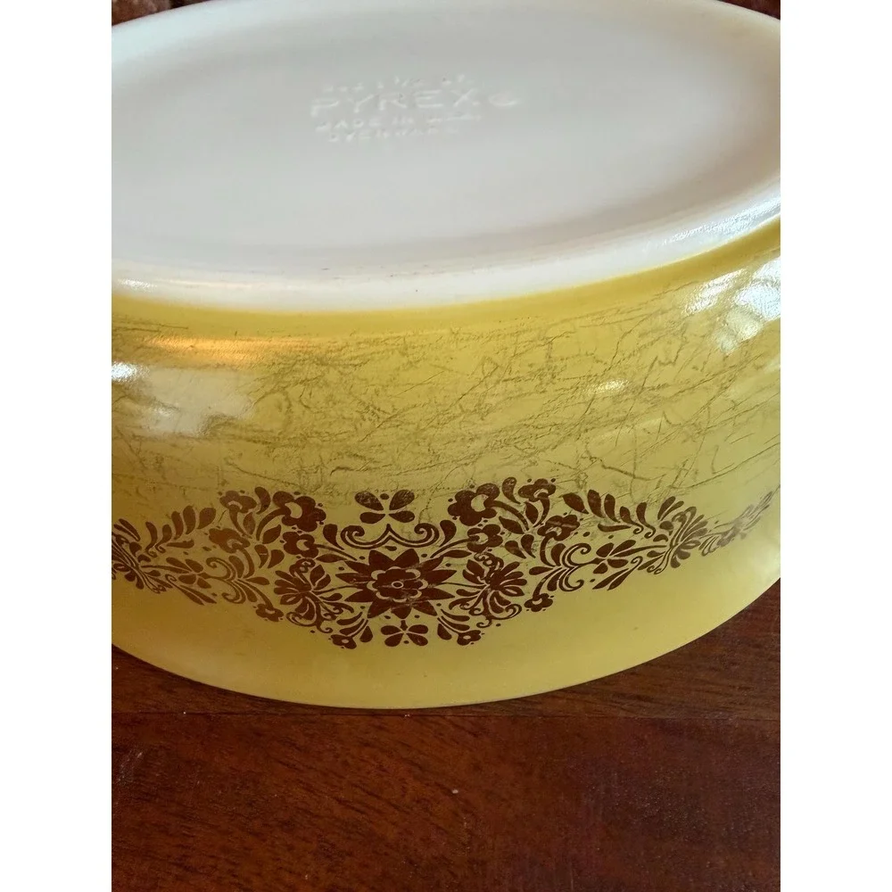 Vintage Pyrex Golden Garland 043 1.5 Qt Oval Casserole with Glass Lid